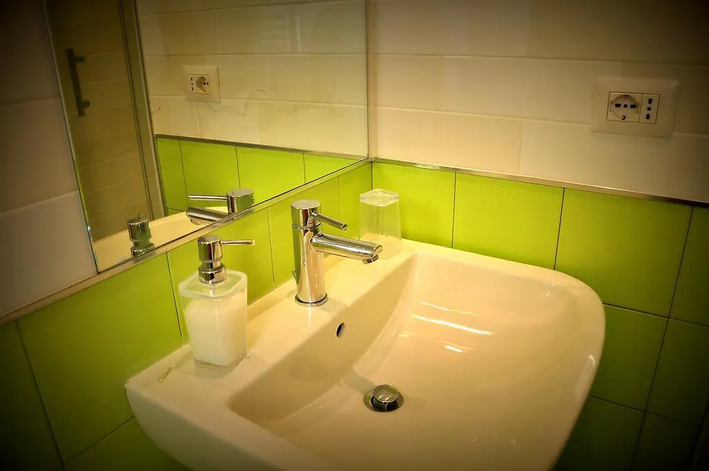 B&B 95 Spezie 2*, Rome